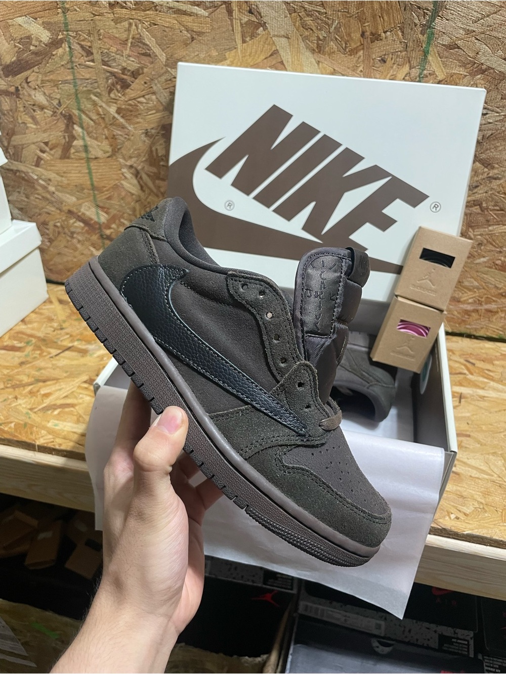Air Jordan 1 Retro Low Travis Scott Brown Velvet